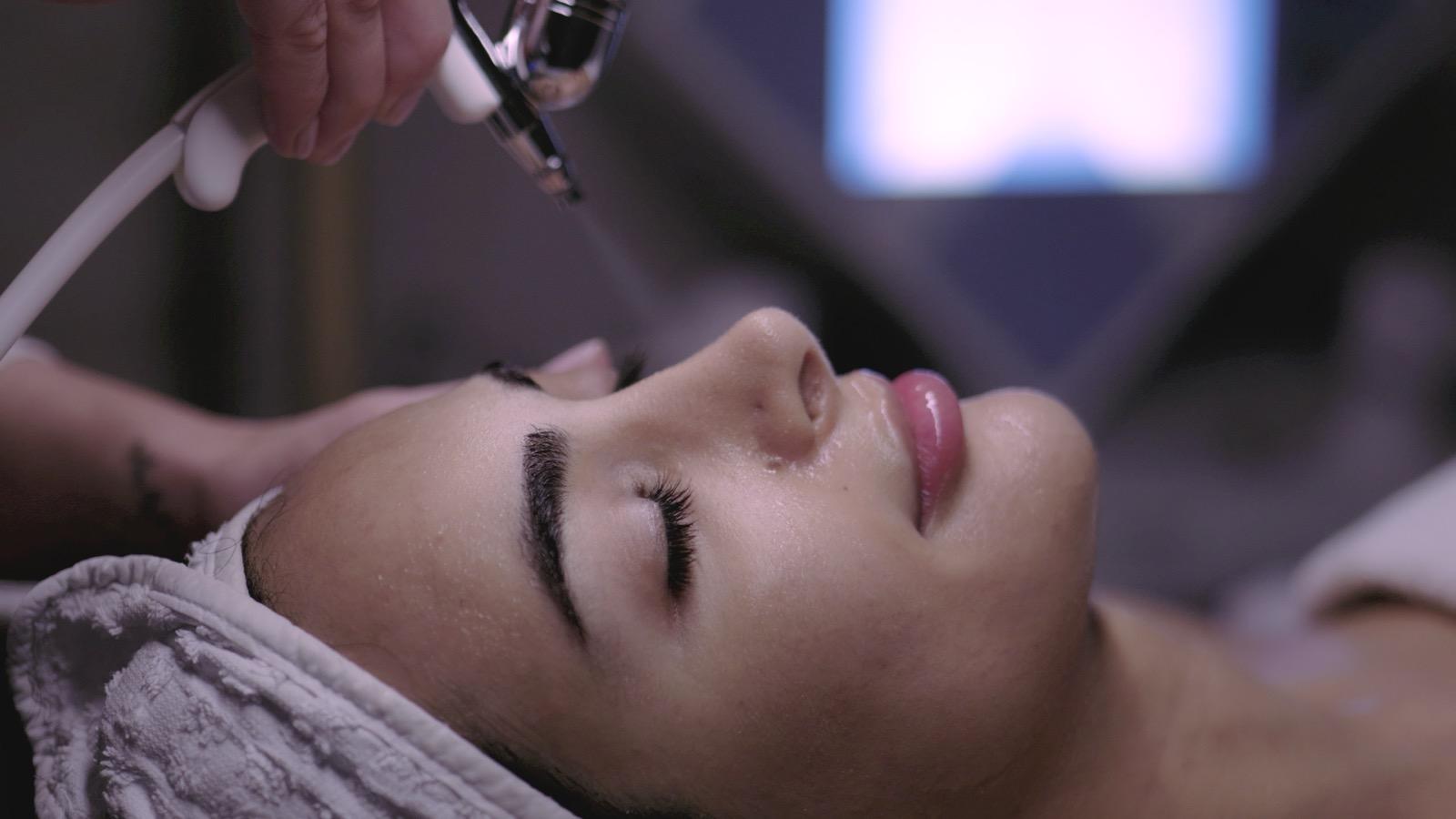 Oxylight LED Facial Treatment at GA Salons London